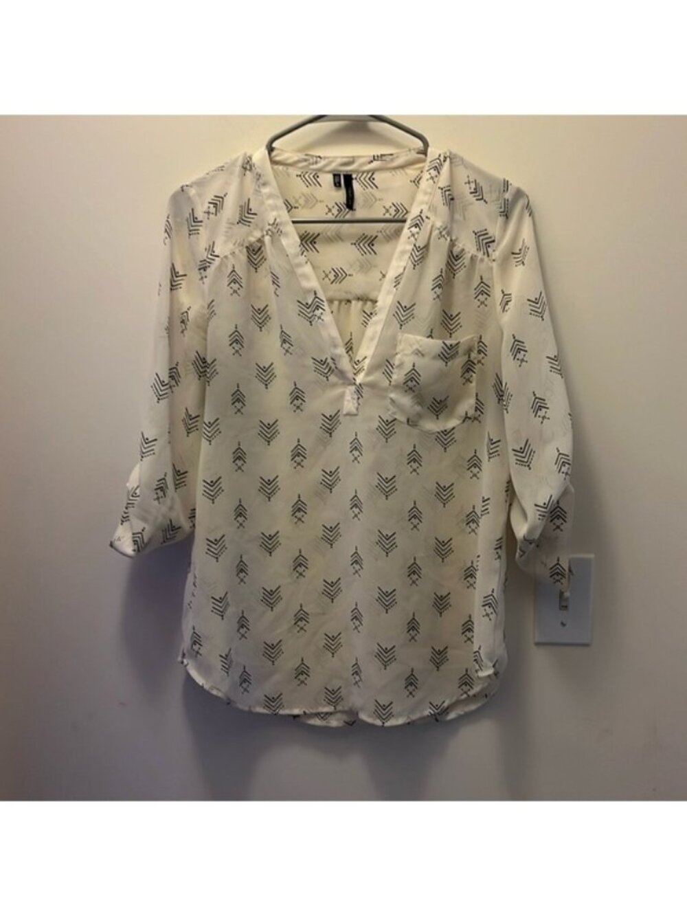 Maurices White and black Patterned Blouse size small